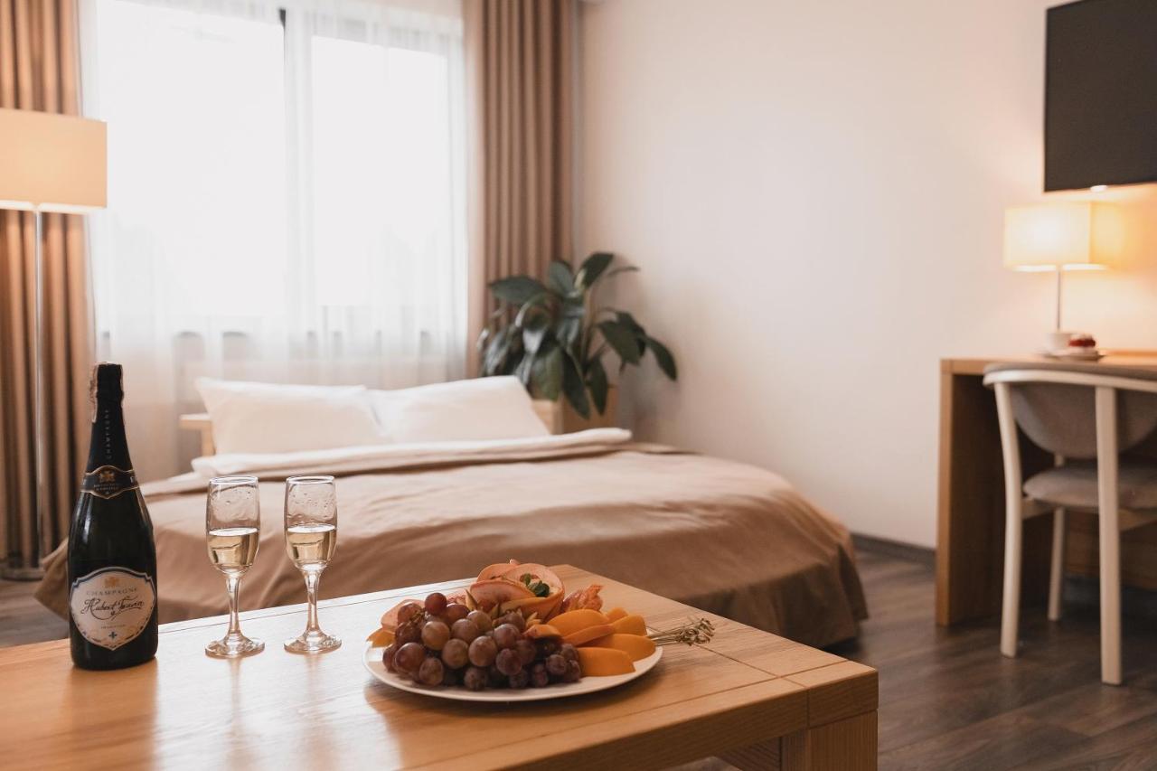 Sofia Hotel Velyka Omelyana Buitenkant foto